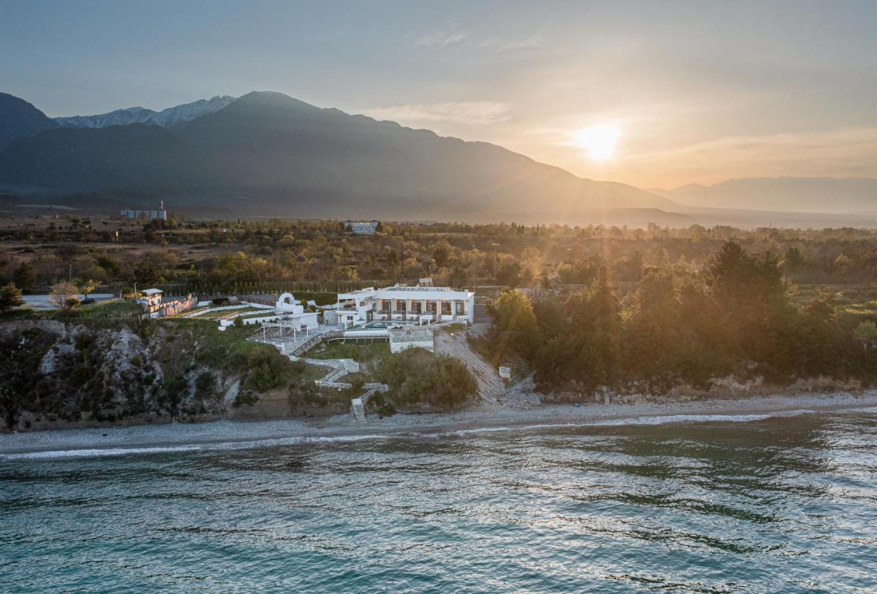 Akrotiri Olympus Luxury Suites - Adults Only プラカ・リトホロ エクステリア 写真