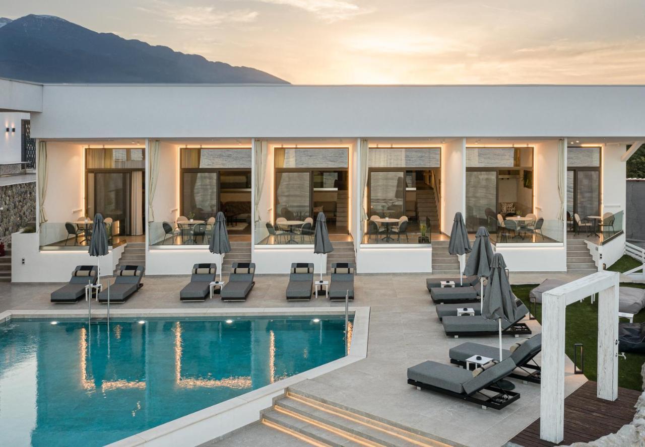 Akrotiri Olympus Luxury Suites - Adults Only プラカ・リトホロ エクステリア 写真