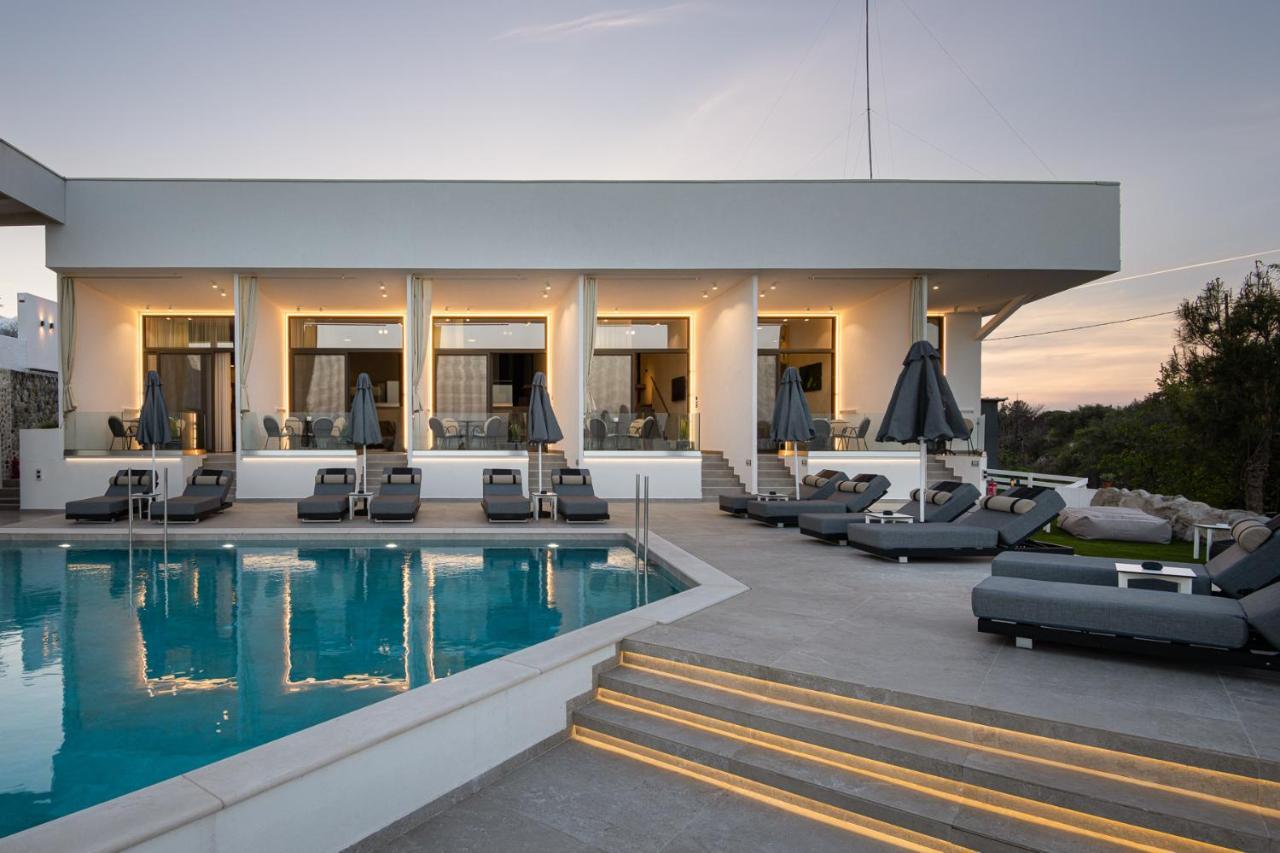 Akrotiri Olympus Luxury Suites - Adults Only プラカ・リトホロ エクステリア 写真