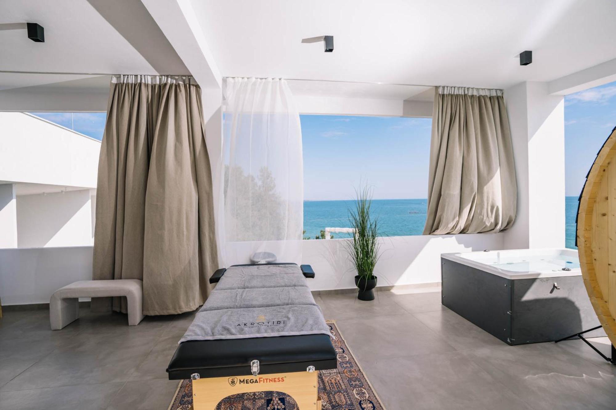 Akrotiri Olympus Luxury Suites - Adults Only プラカ・リトホロ エクステリア 写真
