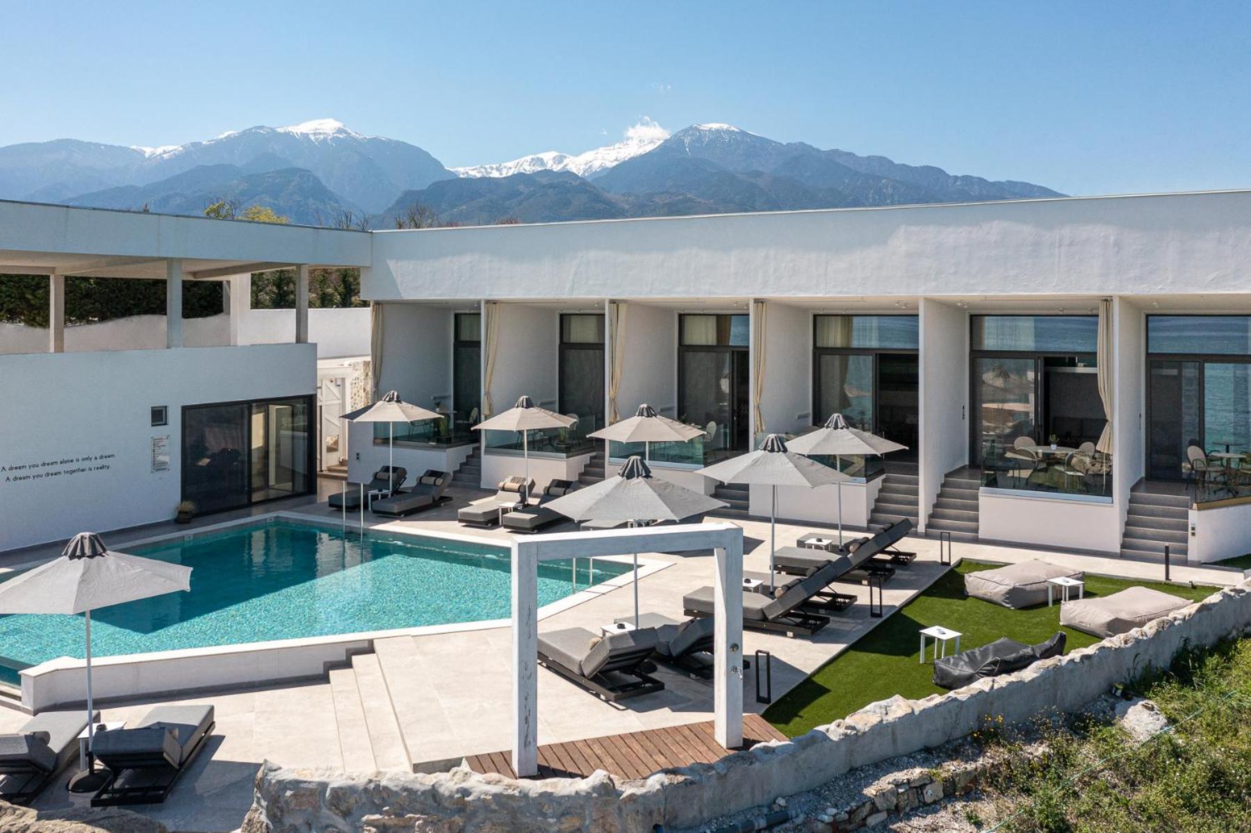 Akrotiri Olympus Luxury Suites - Adults Only プラカ・リトホロ エクステリア 写真