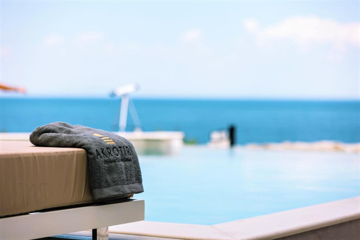 Akrotiri Olympus Luxury Suites - Adults Only プラカ・リトホロ エクステリア 写真