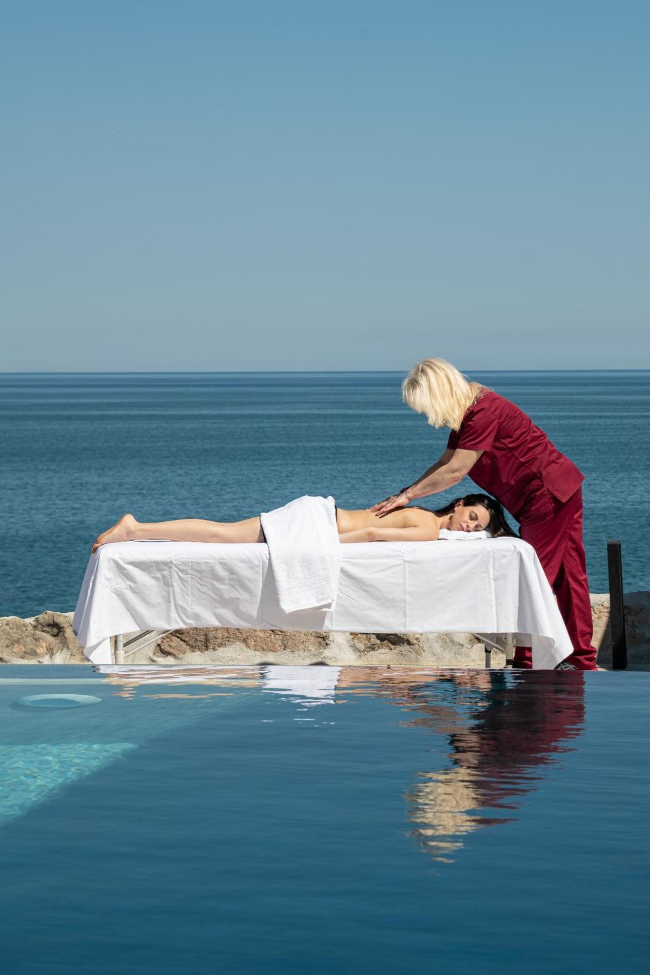 Akrotiri Olympus Luxury Suites - Adults Only プラカ・リトホロ エクステリア 写真