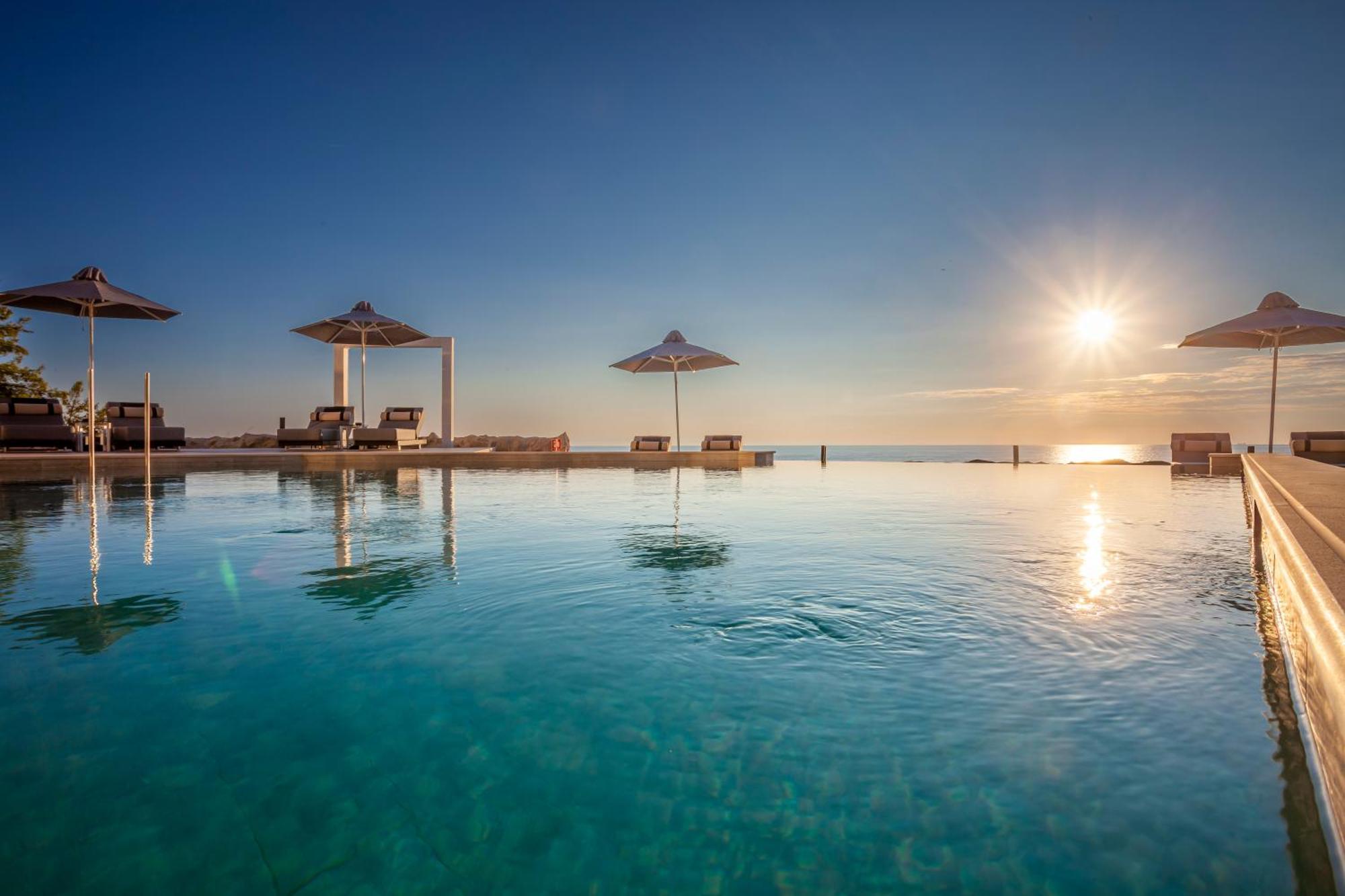 Akrotiri Olympus Luxury Suites - Adults Only プラカ・リトホロ エクステリア 写真