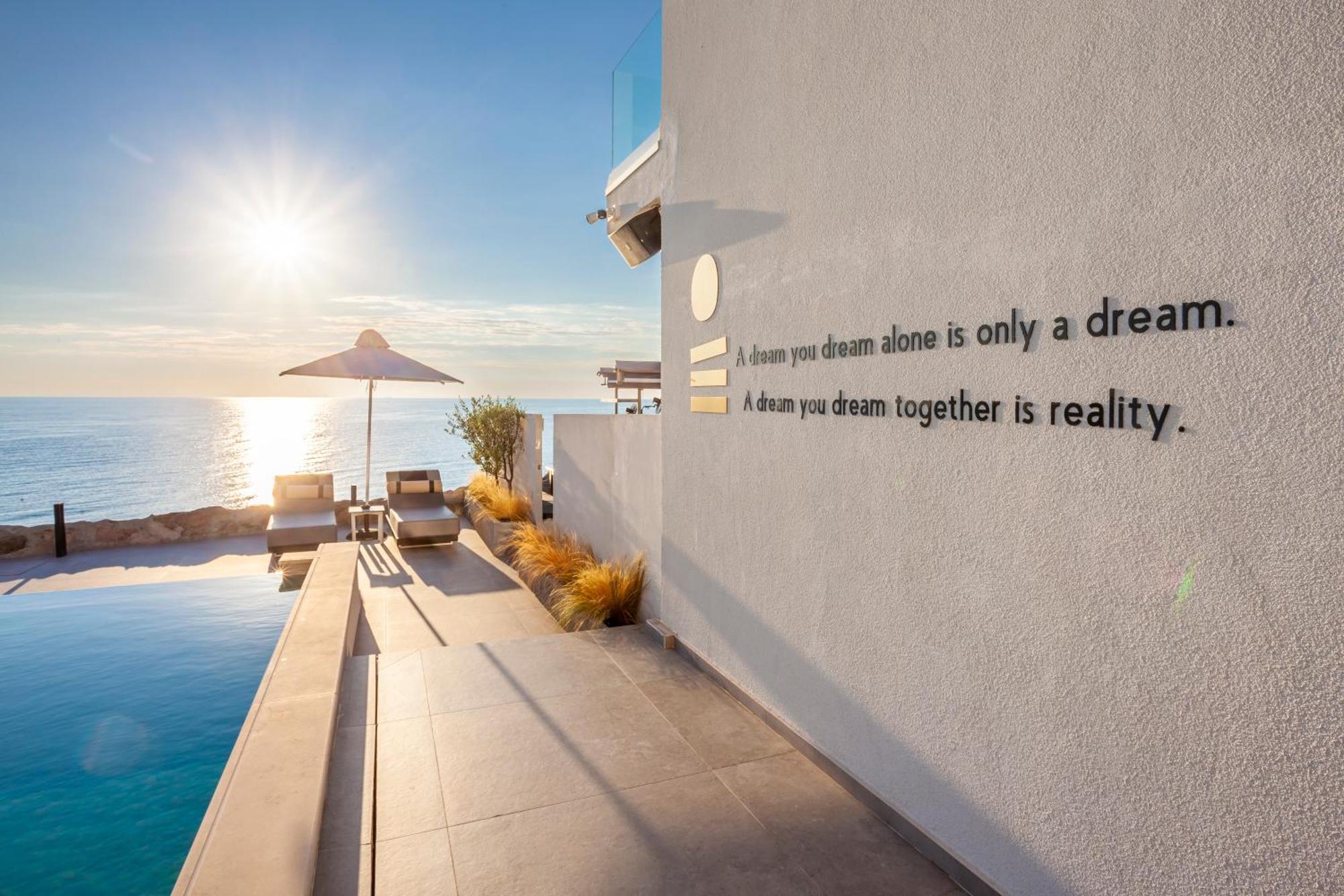 Akrotiri Olympus Luxury Suites - Adults Only プラカ・リトホロ エクステリア 写真