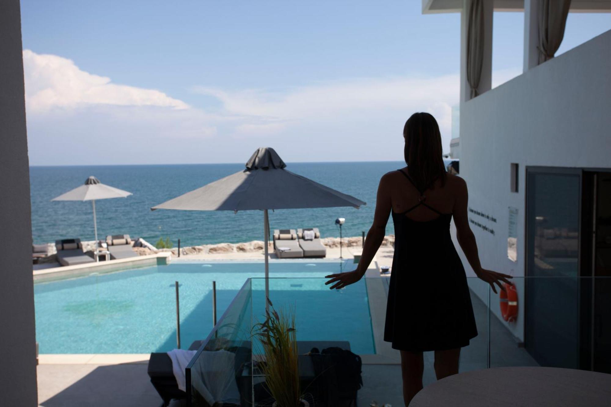 Akrotiri Olympus Luxury Suites - Adults Only プラカ・リトホロ エクステリア 写真