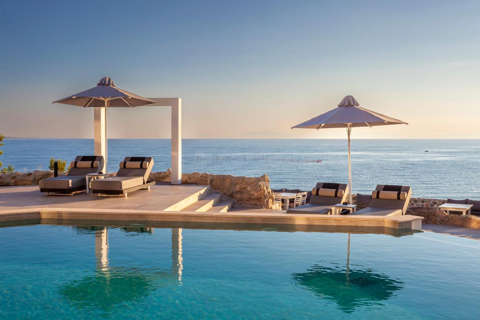 Akrotiri Olympus Luxury Suites - Adults Only プラカ・リトホロ エクステリア 写真