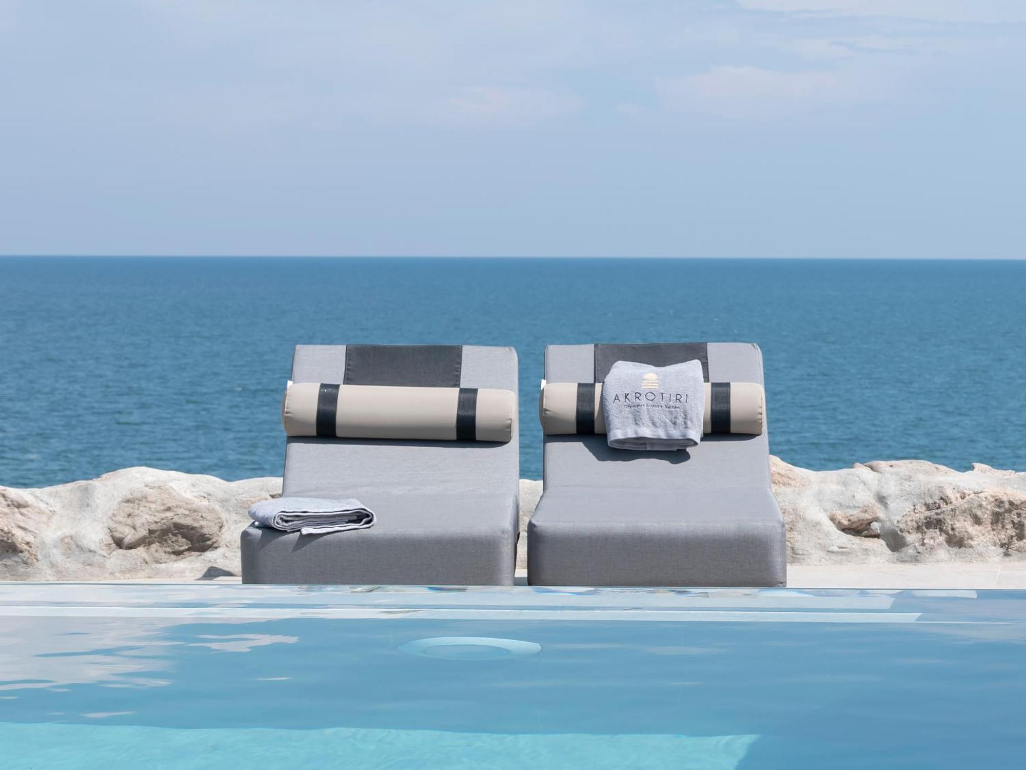 Akrotiri Olympus Luxury Suites - Adults Only プラカ・リトホロ エクステリア 写真